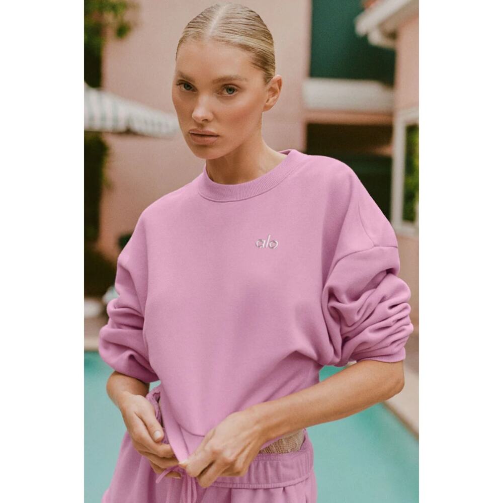 NEW Alo Cropped Accolade Crewneck in Candy Heart Pink Size Medium